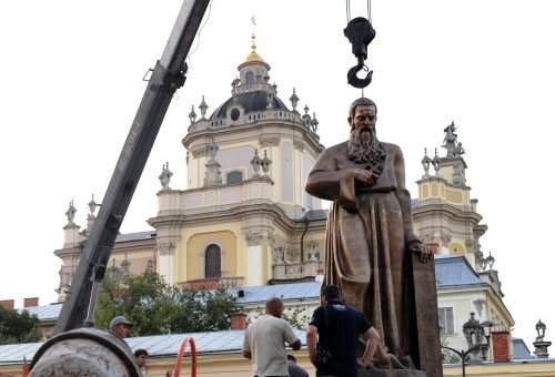 Пам'ятник  Митрополиту Шептицькому вже встановили у Львові.(ФОТО)